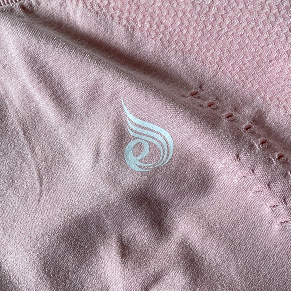 SOLD Ryderwear seamless shorts - Picture 3 of 4